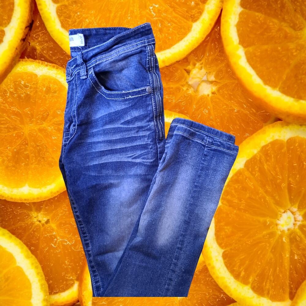 Blue‎ Cult Slightly Distressed Jeans Size 32x32